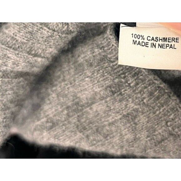 Jarbo 100% Cashmere Gray Ribbed Mock Neck Sweater Top Size 38 Thumbholes Luxe - Picture 7 of 7